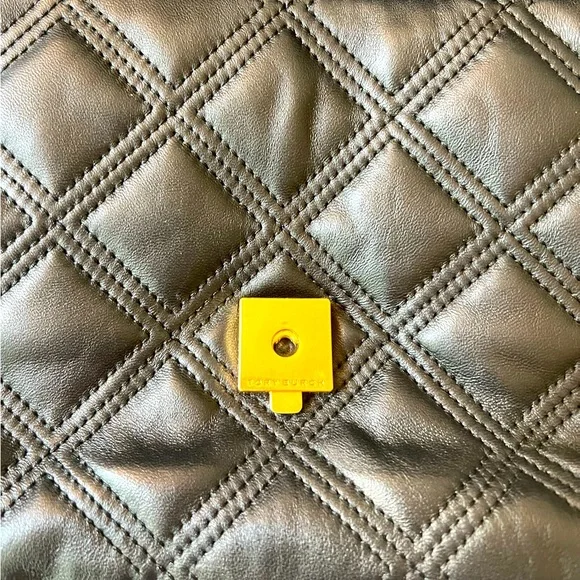 Tory Burch Black Quilted Shoulder Bag - Picture 4 of 7
